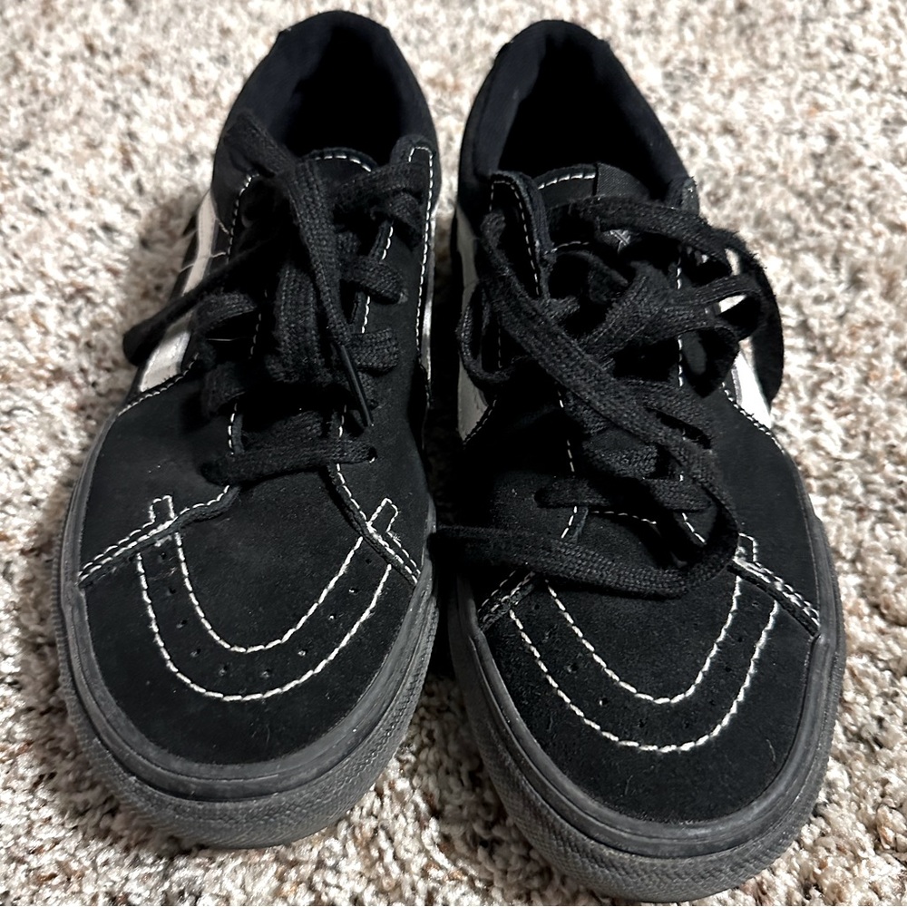 Youth/Men Suede Vans 4.5